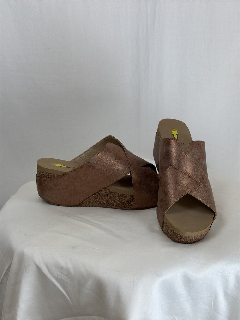 NIB Volatile "Firefly" Bronze Metallic Cork Midsole Wedge Sandal #0848 Size 11